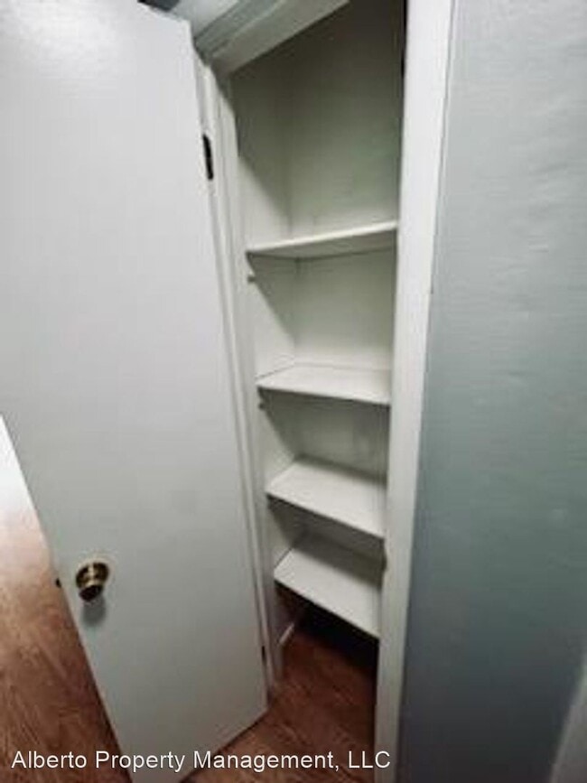 Building Photo - 2 br, 1.5 bath House - 2505 Lexington Ct.