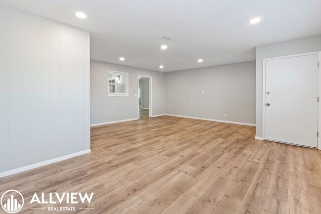 Building Photo - *NEW MOVE-IN SPECIAL | $1000 OFF FIRST MON...