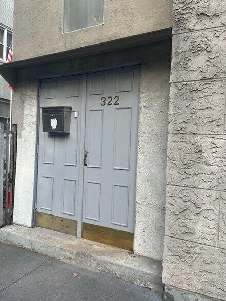 Building Photo - 322 6th St