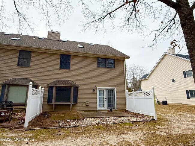 Building Photo - 41 Weller Pl