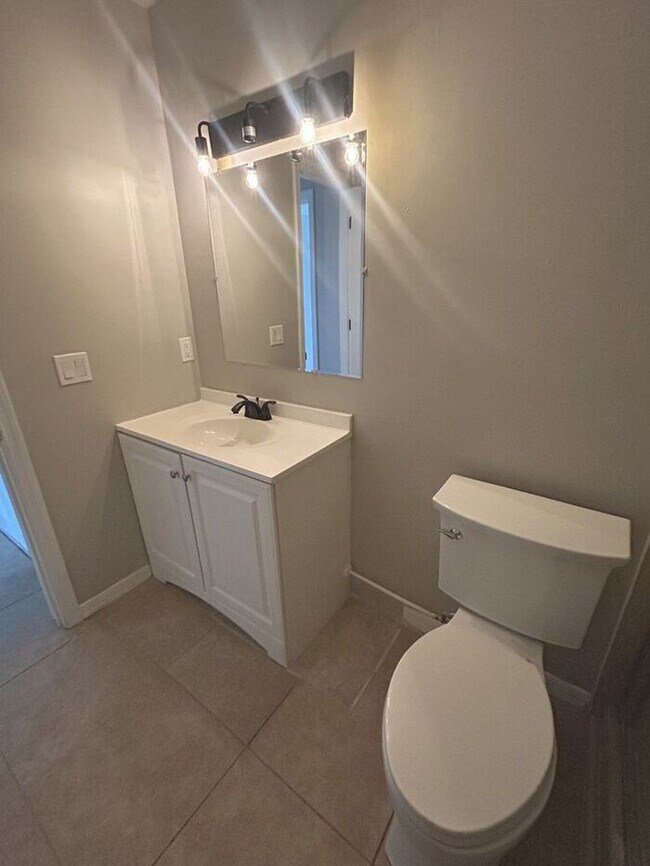 Building Photo - Beautifully Renovated 2-Bedroom Duplex nea...