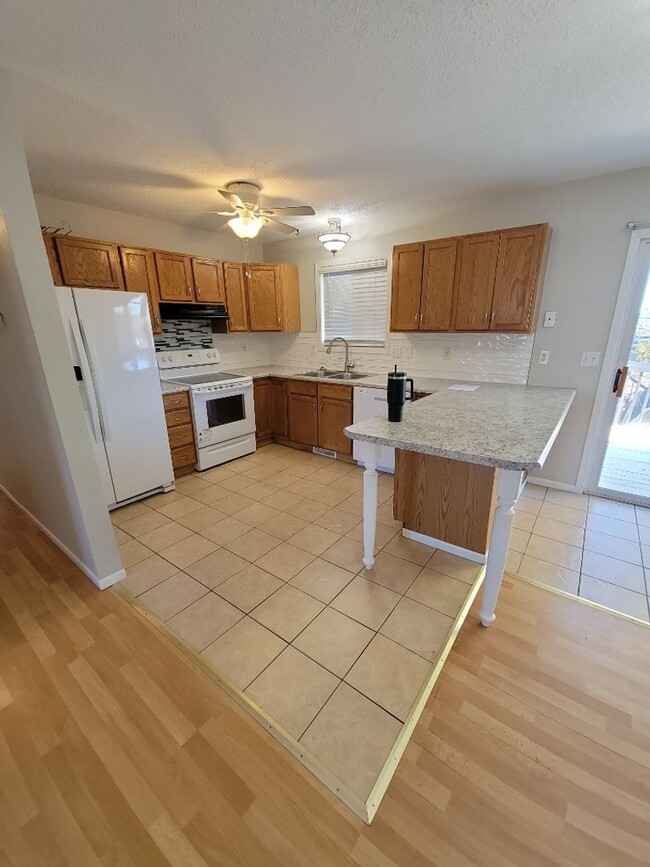 Building Photo - ~Applications Pending~ Peaceful cul-de-sac living! Beautiful 4 bedroom-2 bathroom home for rent!