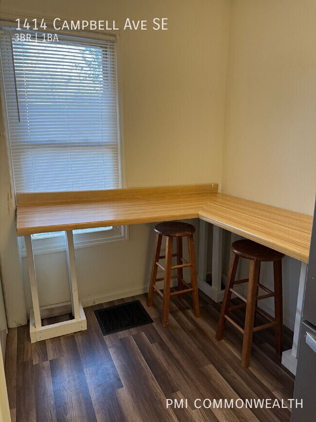 Building Photo - 1414 Campbell Ave SE