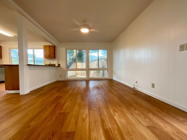 Building Photo - Beautiful, Bright & Airy Beach House--3Beds, 2Baths with Yard