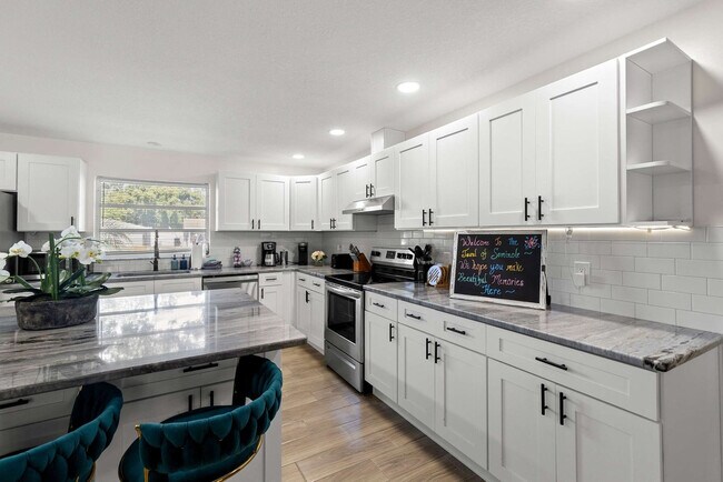 Building Photo - 13672 88th Ave N