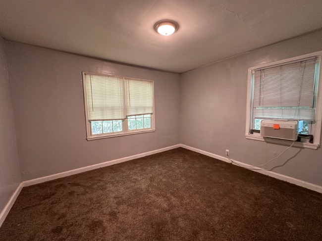 Building Photo - 451 Durand Dr NE