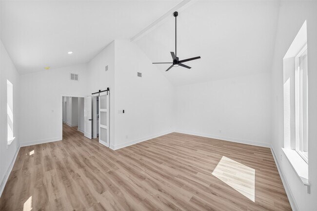 Building Photo - 23 Presidio Rd