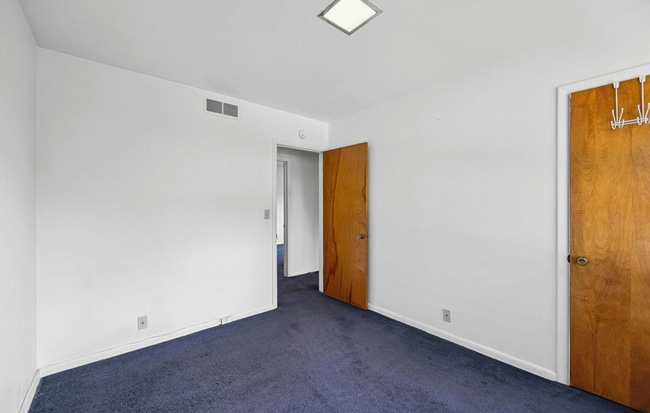 Building Photo - 4-Bedroom 2-bath in West Lafayette!