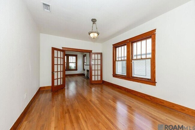 Building Photo - 219 Westmoreland Dr