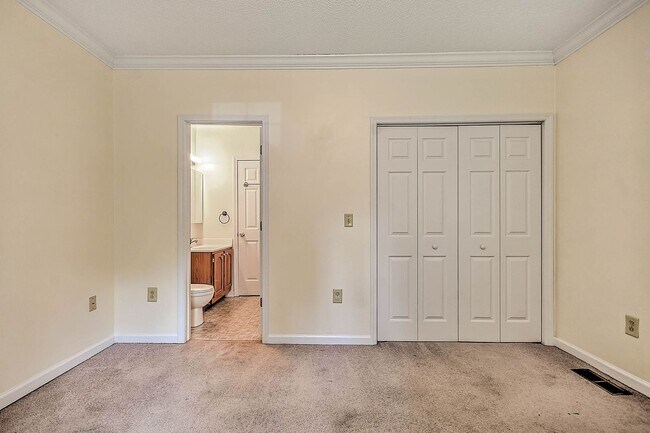 Building Photo - 1801 Indian Ridge Rd