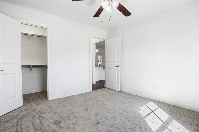 Building Photo - 12459 Bethel Oaks Dr