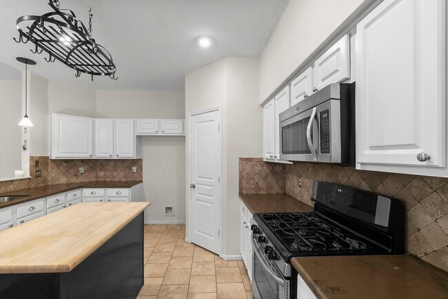 Building Photo - 58 N Indigo Cir