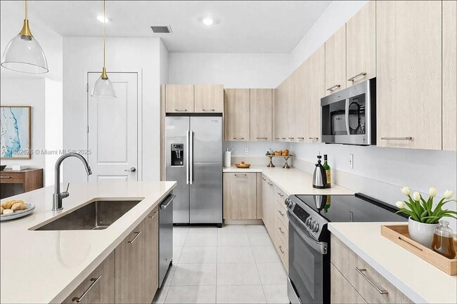 Building Photo - 12237 Green Oak Dr