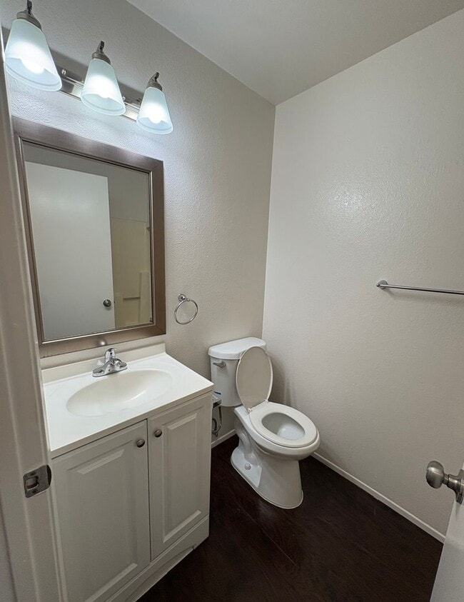 Building Photo - 1 Bedroom, 1 Bath - 55+ Senior Living Comm...