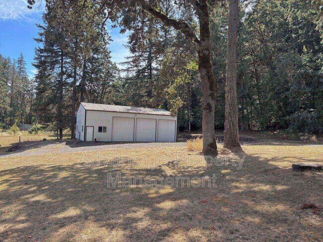 Building Photo - 30002 Sodaville Mountain Home Rd