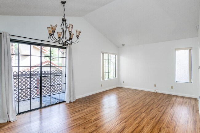 Building Photo - 2392 Archwood Ln