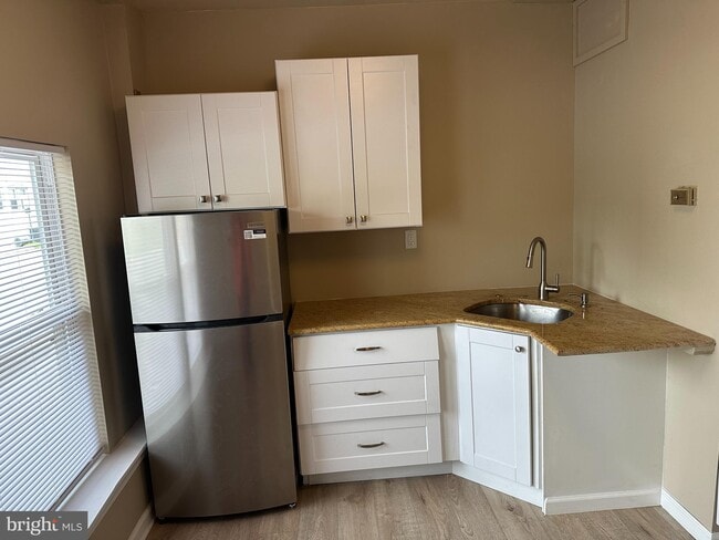 Building Photo - 1670 Chichester Avenue