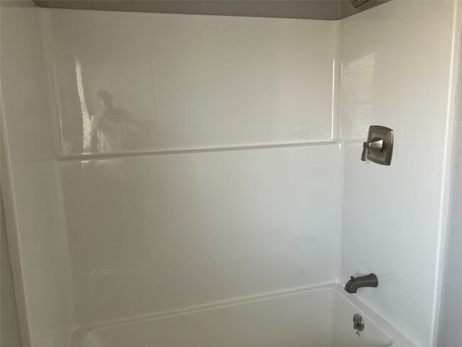 Building Photo - 118 Walnut St