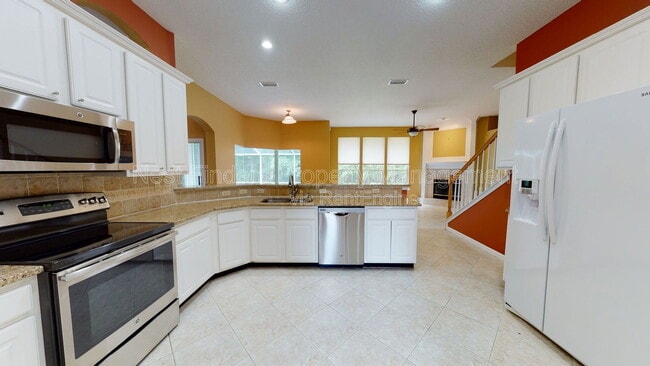 Building Photo - 11861 Lake Fern Dr