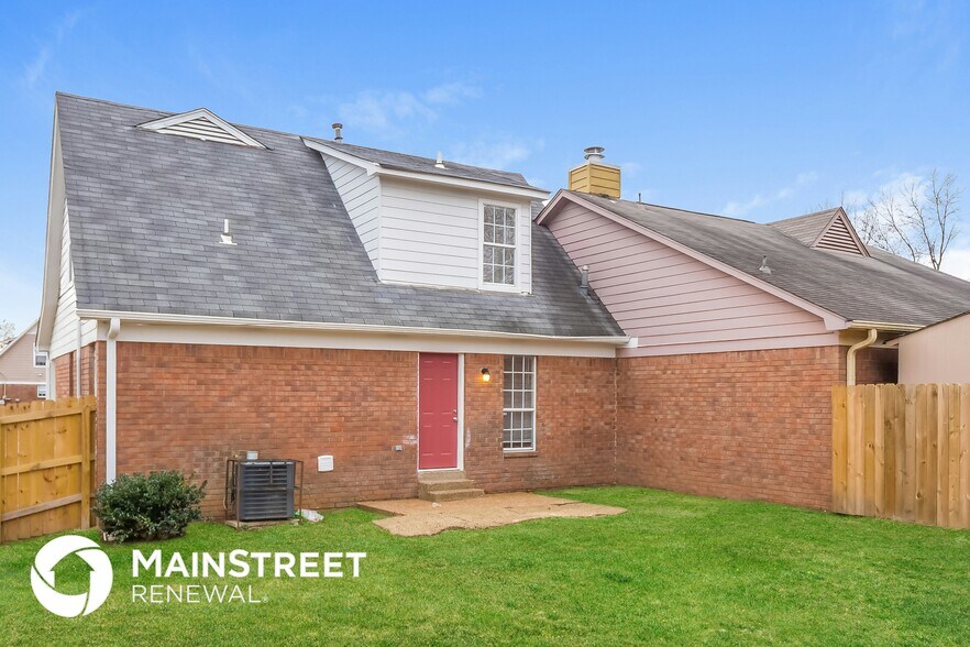 Building Photo - 5530 Oak Branch Cir N