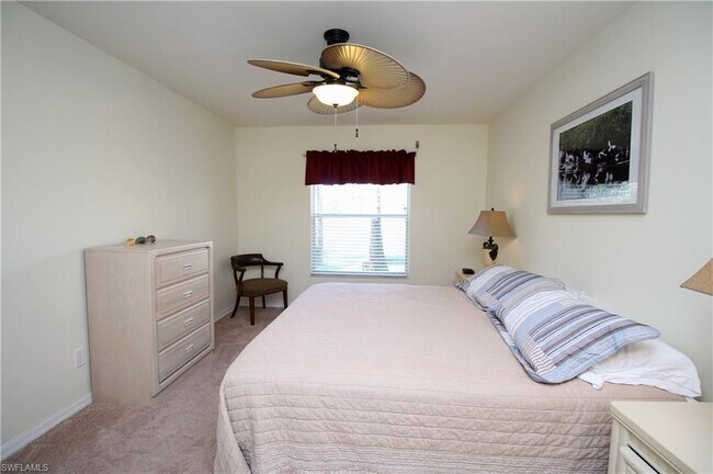 Building Photo - 273 Robin Hood Cir