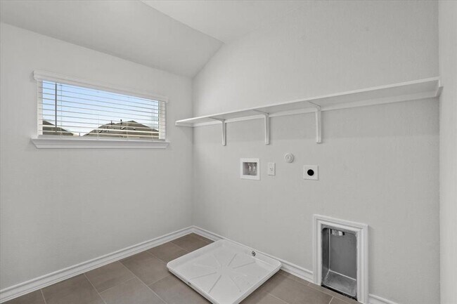 Building Photo - 4712 Plum Peach Bend