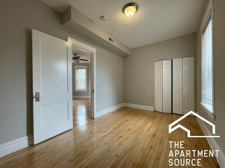 Building Photo - 2515 N Kilbourn Ave