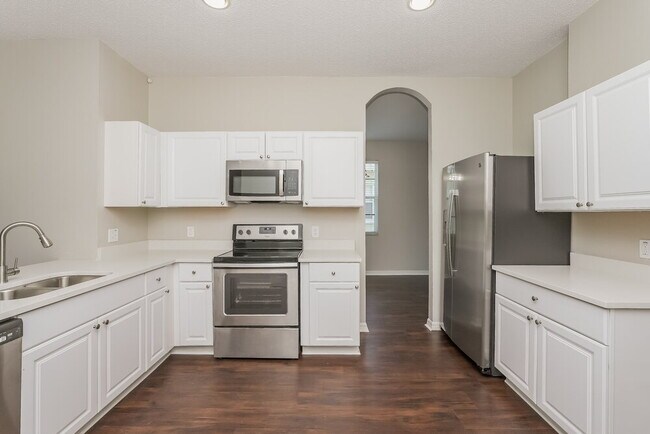 Building Photo - 10349 Tecoma Dr