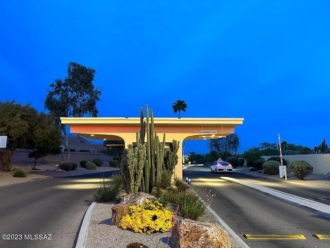 Building Photo - 8479 N Gaetano Loop
