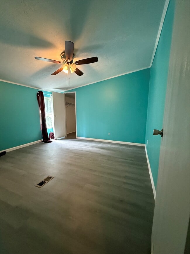 Building Photo - 4440 Grand Oaks Dr
