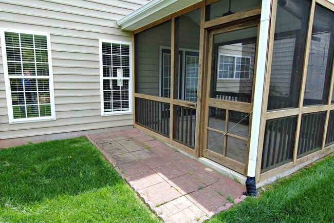 Building Photo - 10722 Edmundson Ave