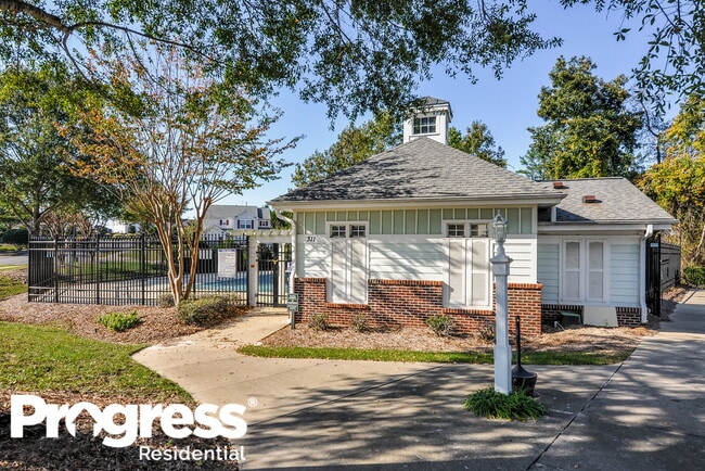 Building Photo - 504 Woodchase Green Dr