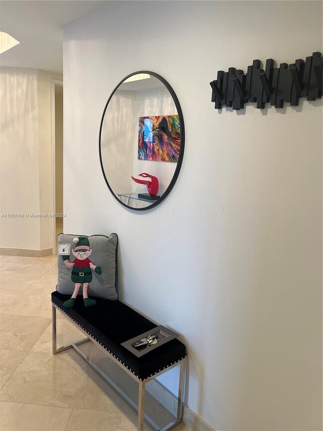 Building Photo - 333 Las Olas Way