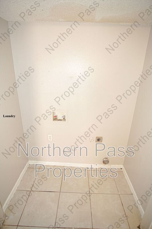 Building Photo - 11027 Sunshine Ct