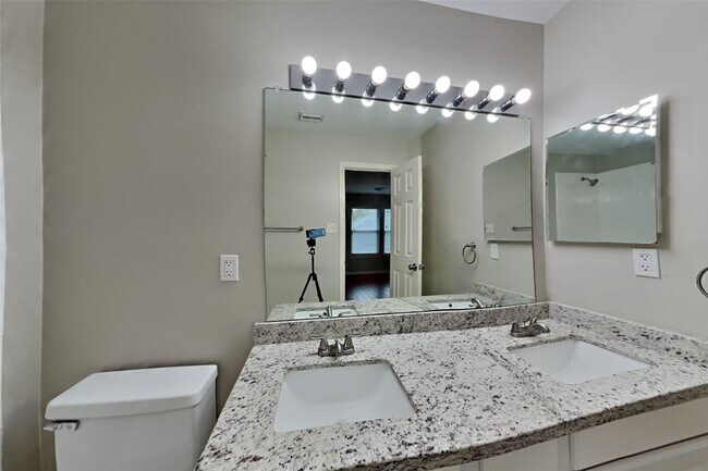 Building Photo - 6731 Auburn Oak Trail