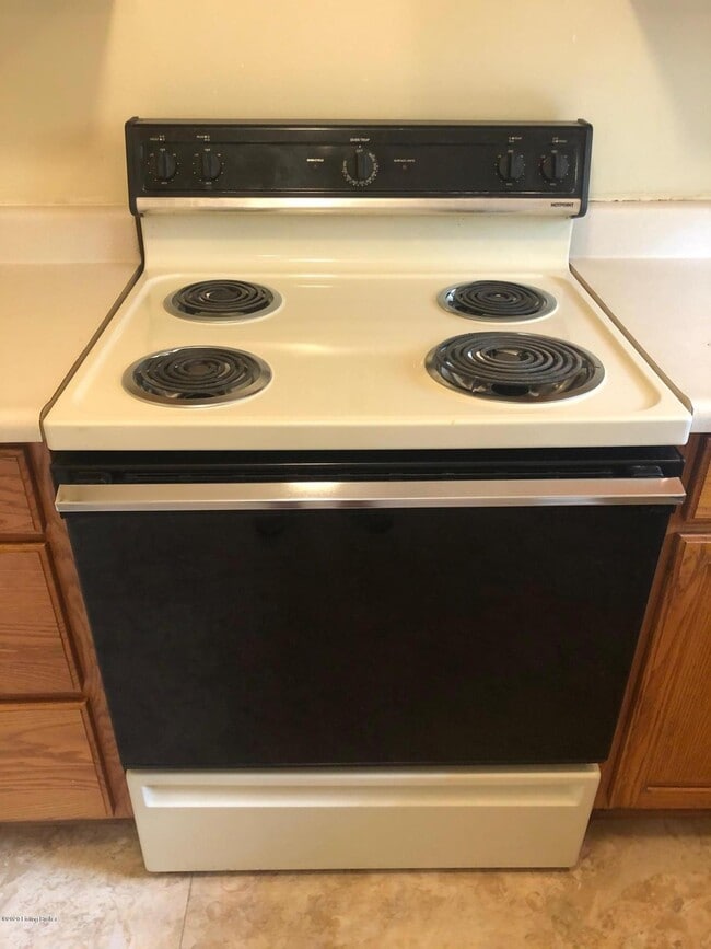 Building Photo - 9616 Elm Lake Dr