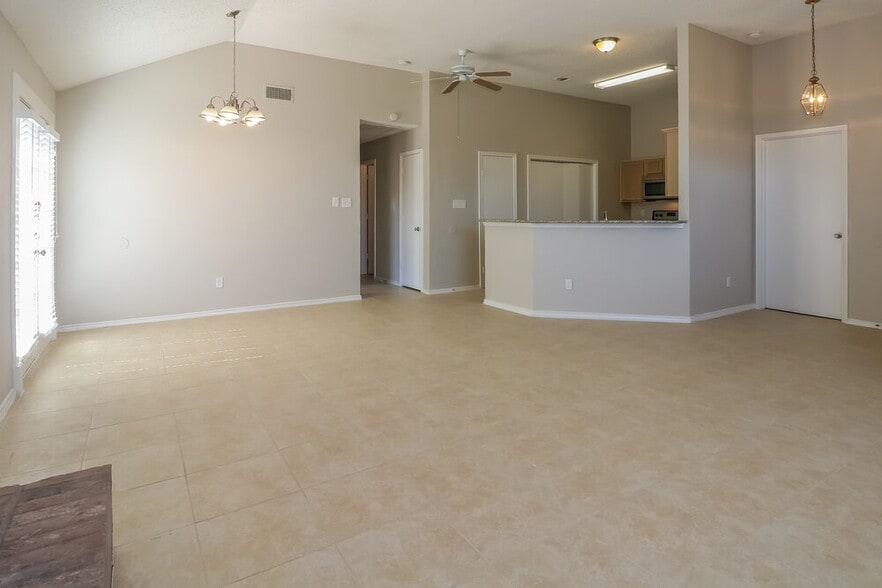 Building Photo - 1521 Becky Ln