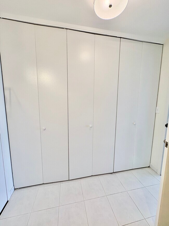 Building Photo - 505 N Lake Shore Dr