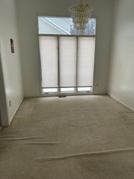 Building Photo - 1154 Bluebird Dr