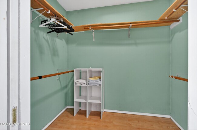 Building Photo - 13 Clearwater Way