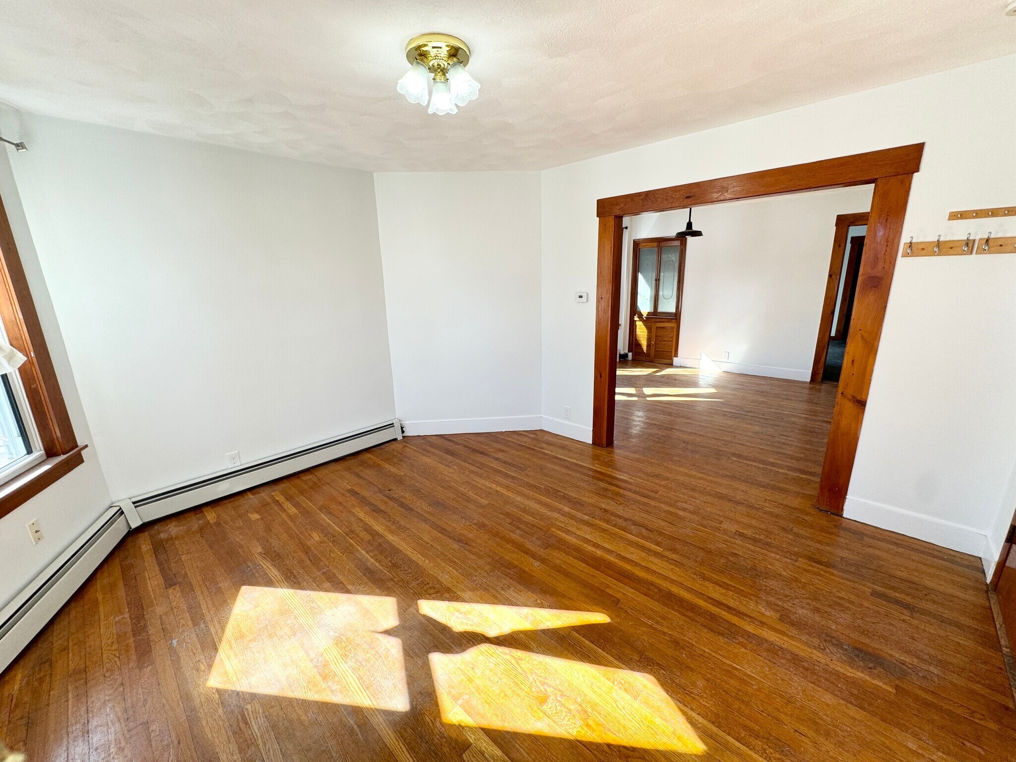 Building Photo - 28 Willow St