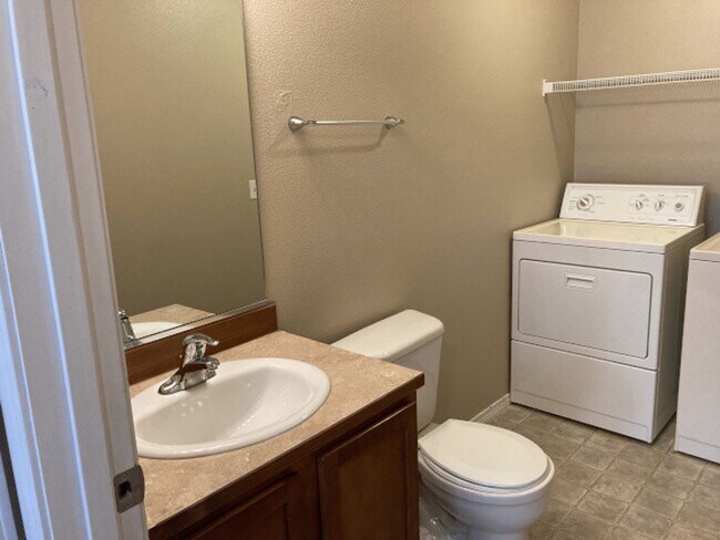 Building Photo - 114 N Bowdish Rd