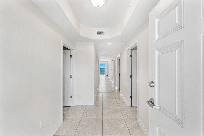 Building Photo - 1435 S Harbor City Blvd
