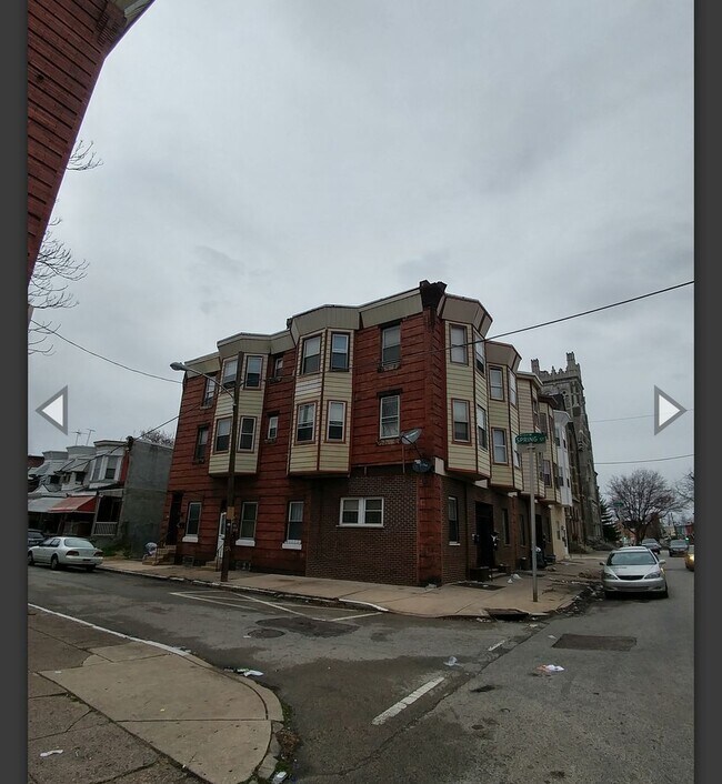 Building Photo - West Philly Studio