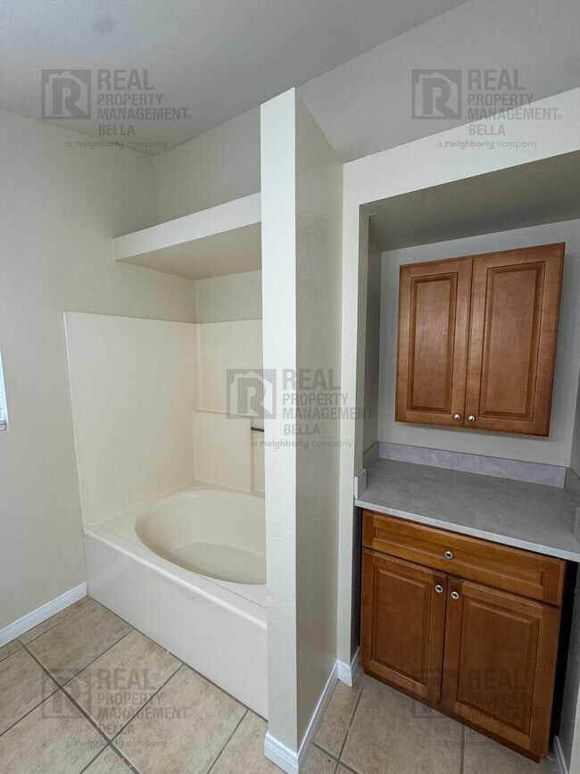 Building Photo - Corner-Lot Charmer with Open Layout and Sp...