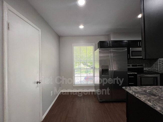 Building Photo - 4004 Ridglea Country Club Dr