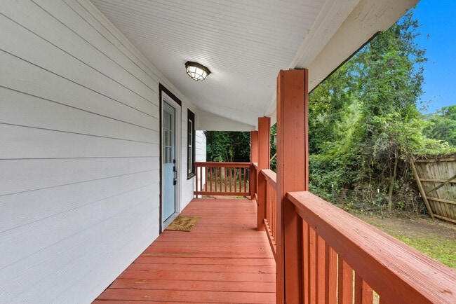 Building Photo - 250 Indale Ave