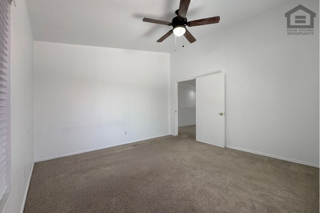 Building Photo - 5Bed/3Bath House at McDowell Rd/Avondale Blvd! Ready for Immediate Move-In!