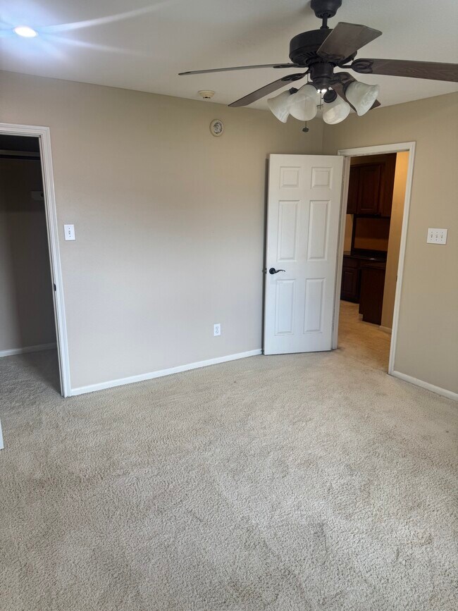 Building Photo - 11303 English Rose Trail