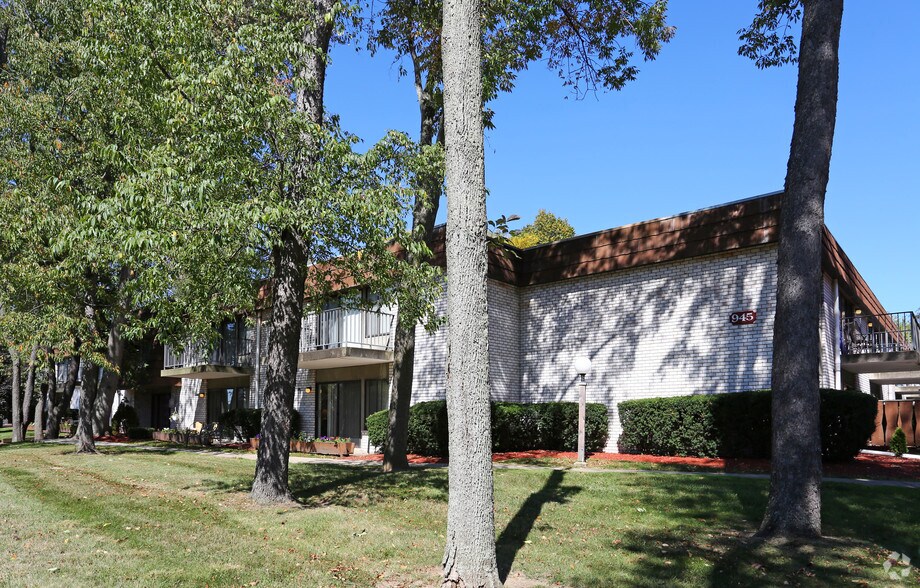 The Heritage at White Pond 915975 Mull Ave Akron OH 44313